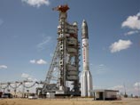 Ракета-носитель "Протон-" с мексиканским спутником связи "МекСат" вывезена на стартовый комплекс, 14 мая 2015 года Ракета-носитель "Протон-" с мексиканским спутником связи "МекСат" вывезена на стартовый комплекс, 14 мая 2015 года