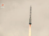 В качестве предварительной версии аварийного старта ракеты "Протон-М" с мексиканским спутником связи специалисты называют отказ рулевых двигателей третьей ступени
