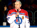 Президент РФ Владимир Путин вышел на лед и забил пару голов в Гала-матче Ночной хоккейной лиги, проходящем в Сочи в Большом Ледовом дворце