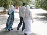 Имам центральной мечети Махачкалы Магомедрасул Саадуев убежден, что узаконивание многоженства будет полезно для страны Имам центральной мечети Махачкалы Магомедрасул Саадуев убежден, что узаконивание многоженства будет полезно для страны
