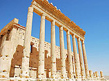 Пальмира (сирийское название Тадмор, расположен в 240 км к востоку от Дамаска), где находится один из памятников мирового наследия ЮНЕСКО, перешла под контроль боевиков в минувшую среду