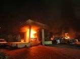 В сентябре 2012 года в Бенгази произошел теракт, стоивший жизни четверым сотрудникам, в том числе послу США в Ливии Кристоферу Стивенсу. В результате публикации переписки выяснилось, что госдеп практически сразу же узнал о гибели посла