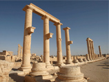 Пальмира (сирийское название Тадмор, расположен в 240 километрах к востоку от Дамаска), где находится один из памятников мирового наследия ЮНЕСКО, перешла под контроль боевиков на прошлой неделе. Наступление началось 13 мая