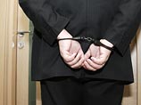 Столичные следователи СК РФ возбудили уголовное дело в отношении своего коллеги, которого подозревают в мздоимстве. По предварительной версии, сыщик потребовал 1 миллион долларов от банкира за отказ проводить обыски и проверки Столичные следователи СК РФ возбудили уголовное дело в отношении своего коллеги, которого подозревают в мздоимстве. По предварительной версии, сыщик потребовал 1 миллион долларов от банкира за отказ проводить обыски и проверки