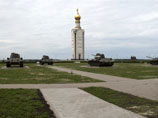 На Прохоровском поле помолились перед образом со Сталиным, который Церковь не признала иконой На Прохоровском поле помолились перед образом со Сталиным, который Церковь не признала иконой