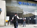 Два крупных британских банка начали внутреннее расследование по поводу возможных взяток ФИФА, которые могли проводить через счета в Barclays и Standard Chartered