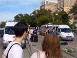 Автобус, следовавший по маршруту N798, потерял управление и совершил наезд на трамвайную остановку Автобус, следовавший по маршруту N798, потерял управление и совершил наезд на трамвайную остановку
