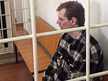 Дворник омского колледжа, расстрелявший с балкона трех прохожих и полицейского, приговорен к лечению Дворник омского колледжа, расстрелявший с балкона трех прохожих и полицейского, приговорен к лечению