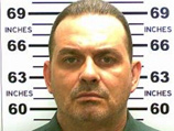 Один из беглецов, 48-летний Ричард Мэтт, был приговорен к 25 годам тюремного заключения за убийство человека с похищением
