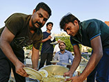 В священный месяц Рамадан в ОАЭ бесплатно раздадут два миллиона порций еды