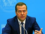 Медведев опроверг подозрения, что лидеры РФ хотят возродить СССР, и поблагодарил Запад за санкции Медведев опроверг подозрения, что лидеры РФ хотят возродить СССР, и поблагодарил Запад за санкции