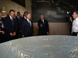 Владимир Путин с премьер-министром Италии Маттео Ренци перед началом церемонии открытия Национального дня РФ на Всемирной универсальной выставке ЭКСПО-2015