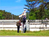 В Латвии арестованы два россиянина, проникшие на военную базу с "георгиевским" флагом