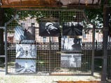 В центре Москвы полдня работала выставка в поддержку ЛГБТ-подростков В центре Москвы полдня работала выставка в поддержку ЛГБТ-подростков