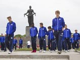 Юные немецкие футболисты почтили память жертв блокады Ленинграда