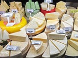 Роспотребнадзор намерен закрыть "лазейку" в Россию для европейских сыров
