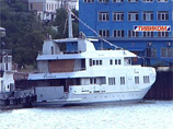 Яхта премиум-класса "Селенга", построенная по заказу российского олигарха Олега Дерипаски, почти год не может покинуть порт Улан-Удэ из-за низкого уровня воды