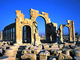 В минувшее воскресенье стало известно, что боевики террористической группировки "Исламское государство" минируют руины архитектурного комплекса древнего города Пальмира в Сирии