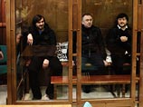 Как отмечается в апелляционном определении ВС РФ, суд исключил из обвинения фигурантам дела квалифицирующий признак передачи оружия, снизив частично наказание Лом-Али Гайтукаеву, Рустаму Махмудову и Джабраилу Махмудову Как отмечается в апелляционном определении ВС РФ, суд исключил из обвинения фигурантам дела квалифицирующий признак передачи оружия, снизив частично наказание Лом-Али Гайтукаеву, Рустаму Махмудову и Джабраилу Махмудову