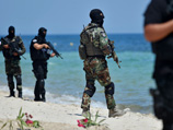 Власти Туниса арестовали 12 человек, которых подозревают в причастности к расстрелу иностранных туристов на пляже отелей в Сусе