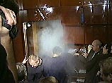 Накануне 20 вооруженных людей в масках ворвались в здание заводоуправления Накануне 20 вооруженных людей в масках ворвались в здание заводоуправления