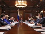 Социальные расходы уже "сжимаются" на региональном уровне Социальные расходы уже "сжимаются" на региональном уровне