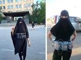 Якутские "шахидки" из интерактивной игры отпраздновали "День независимости от США" у администрации республики (ФОТО) Якутские "шахидки" из интерактивной игры отпраздновали "День независимости от США" у администрации республики (ФОТО)