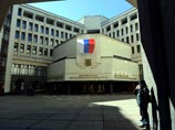 Яценюк призвал банки подавать в суды на РФ из-за Крыма: организация Коломойского уже последовала словам премьера