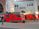 В России пригородные пассажирские перевозки по стране осуществляют региональные компании, совладельцем которых являются "Российские железные дороги" (РЖД)