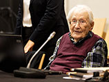 94-летний Оскар Гренинг, служивший бухгалтером в Освенциме во время Второй мировой войны, признан виновным в пособничестве убийству 300 тысяч человек