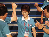 Две крупнейшие политические партии на Тайване впервые выдвинули женщин в качестве своих кандидатов в президенты. Правящая партия Гоминьдан избрала 67-летняя Хун Сючжу, в настоящий момент являющуюся вице-спикером парламента