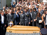 Французский гонщик "Формулы-1" Жюль Бьянки, скончавшийся 17 июля, был похоронен во вторник в Ницце