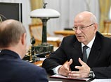 Глава Оренбуржья поведал Путину о борьбе с саранчой и "рояльном" движении