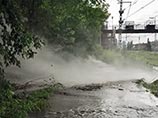 В Перми 30-метровый фонтан фекалий затопил завод и остановил поезда (ВИДЕО)
