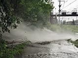 В Перми 30-метровый фонтан фекалий затопил завод и остановил поезда (ВИДЕО) В Перми 30-метровый фонтан фекалий затопил завод и остановил поезда (ВИДЕО)