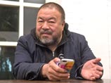 Китайские власти вернули художнику-диссиденту Ай Вэйвэю загранпаспорт, он собирается в Германию к сыну Китайские власти вернули художнику-диссиденту Ай Вэйвэю загранпаспорт, он собирается в Германию к сыну