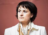 Мэра Петрозаводска Ширшину изобразили на футболках в кокошнике и с галлюциногенными грибами (ФОТО) Мэра Петрозаводска Ширшину изобразили на футболках в кокошнике и с галлюциногенными грибами (ФОТО)