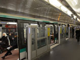 В Париже 21-летняя девушка стала жертвой извращенца, мастурбировавшего в метро, полиция узнала об инциденте через соцсети