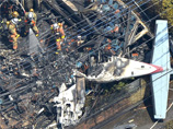 В результате падения легкого самолета на жилой дом в японском городе Тёфу, который находится в пригороде Токио, погибли как минимум три человека