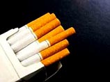 Табачные компании в условиях кризиса пытаются удержать лояльность курильщиков за счет продаж сигарет в увеличенных пачках - от 25 штук в каждой