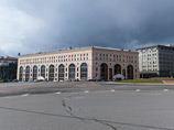 Более половины москвичей (56%) хотят видеть на Лубянской площади обустроенную пешеходную зону с фонтаном и сквером от Детского мира до Политехнического музея