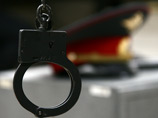 В Москве задержаны трое офицеров полиции, подозреваемых в мошенничестве и краже В Москве задержаны трое офицеров полиции, подозреваемых в мошенничестве и краже