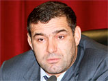 Глава Дагестана назвал облавы на чиновников "сигналами из прошлого", а эксперты - борьбой с влиятельным кланом Глава Дагестана назвал облавы на чиновников "сигналами из прошлого", а эксперты - борьбой с влиятельным кланом