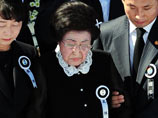 Вдова бывшего президента Республики Корея Ким Дэ Чжуна - Ли Хи Хо - отправилась в среду, 5 августа, с визитом в КНДР по личному приглашению лидера страны Ким Чен Ына