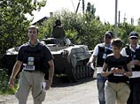 Правозащитник напомнил о недавней встрече сотрудников миссии с вооруженными людьми, которые охраняли склад с оружием. Один из них утверждал, что он и другие, находившиеся там, входят в состав 16-й воздушно-десантной бригады из Оренбурга Правозащитник напомнил о недавней встрече сотрудников миссии с вооруженными людьми, которые охраняли склад с оружием. Один из них утверждал, что он и другие, находившиеся там, входят в состав 16-й воздушно-десантной бригады из Оренбурга