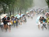Власти Тайваня и Китая эвакуировали более семи тысяч человек из опасных областей, куда в субботу обрушился главный удар стихии. "Соуделор" признан самым сильным тропическим циклоном в 2015 году