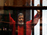 Экс-президент Египта Мурси объявил голодовку, опасаясь отравления тюремной пищей