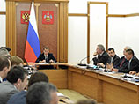 Премьер-министр РФ Дмитрий Медведев назвал одной из главных задач повышение интереса молодежи к "рабочим профессиям"