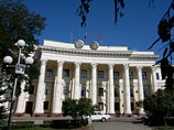 Главным инициатором разбирательства стал губернатор Андрей Бочаров, чей предшественник Сергей Боженов в свое время оскандалился массовым вывозом местных чиновников и членов их семей в Италию Главным инициатором разбирательства стал губернатор Андрей Бочаров, чей предшественник Сергей Боженов в свое время оскандалился массовым вывозом местных чиновников и членов их семей в Италию