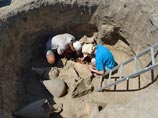 При раскопках на Тамани археологи впервые нашли склад из 18 древнегреческих амфор При раскопках на Тамани археологи впервые нашли склад из 18 древнегреческих амфор